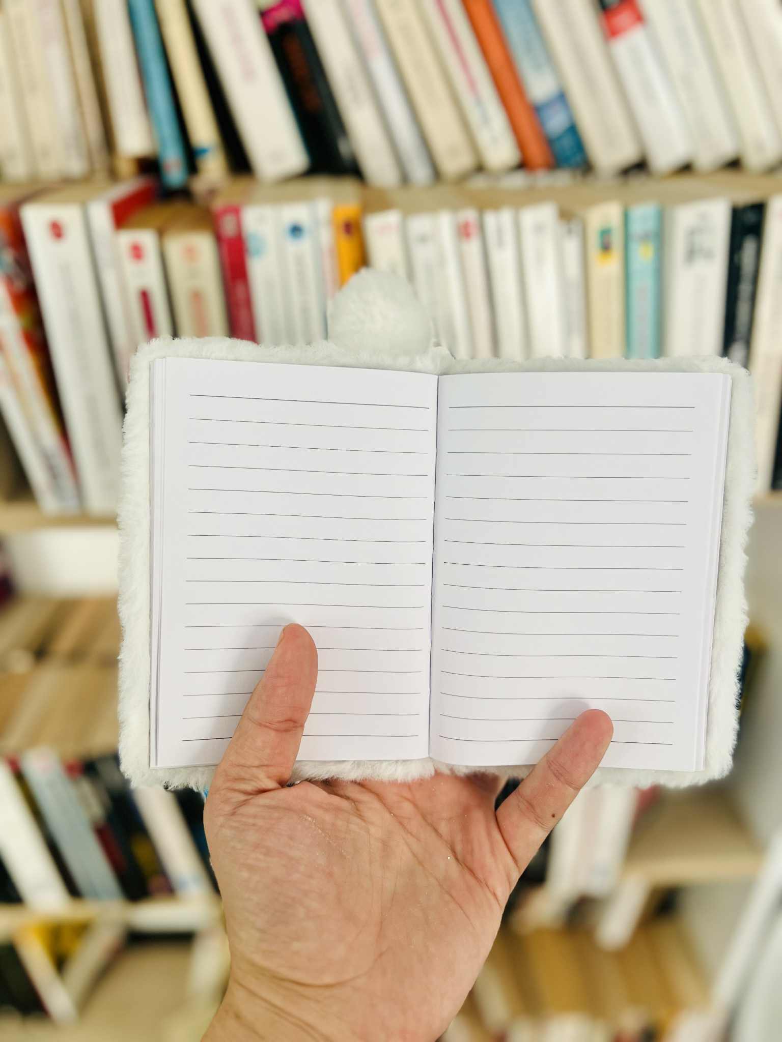 Bloc-notes en peluche Kitty Blanc