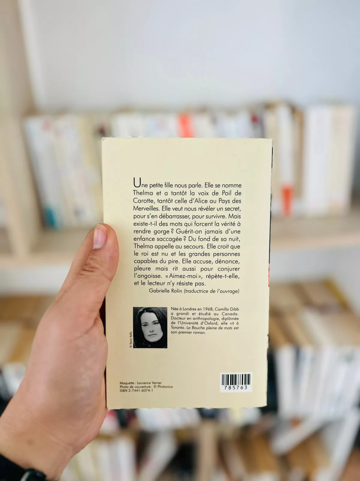 La bouche pleine de mots