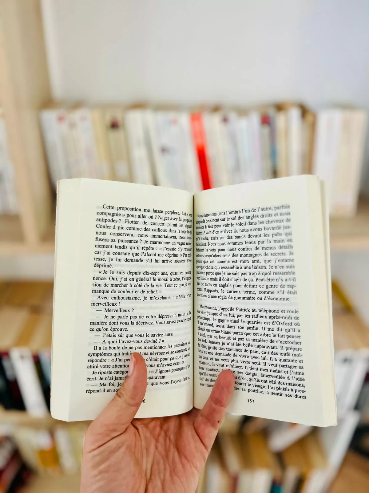 La bouche pleine de mots