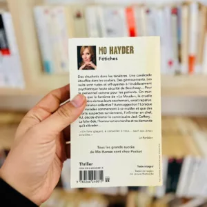 Les patients de l’établissement psychiatrique de haute sécurité Beechway sont très sensibles à la suggestion. Une hallucination peut se répandre tel un virus. Aussi, lorsque plusieurs malades se donnent la mort après s’être atrocement mutilés, le fantôme de "la Maude" ressurgit. Selon la légende, à l’époque où Amberly était une maison de redressement, une surveillante sadique surnommée Sœur Maude terrorisait les pensionnaires.