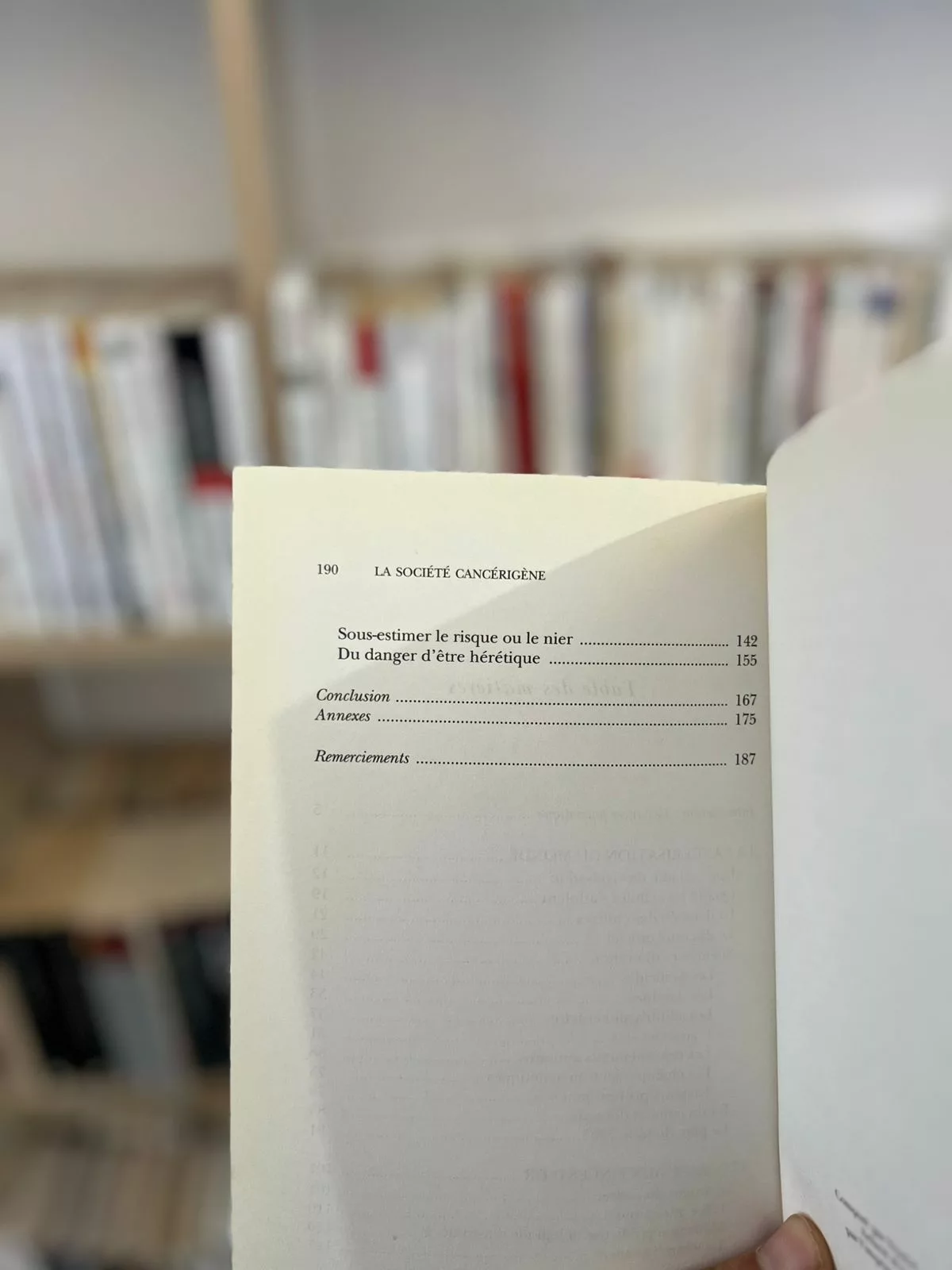 La société cancérigène : Lutte-t-on vraiment contre le cancer ?