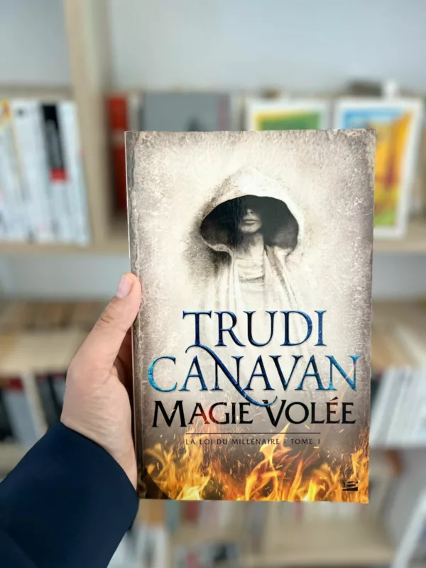 La loi du millénaire, tome 1 : Magie volée