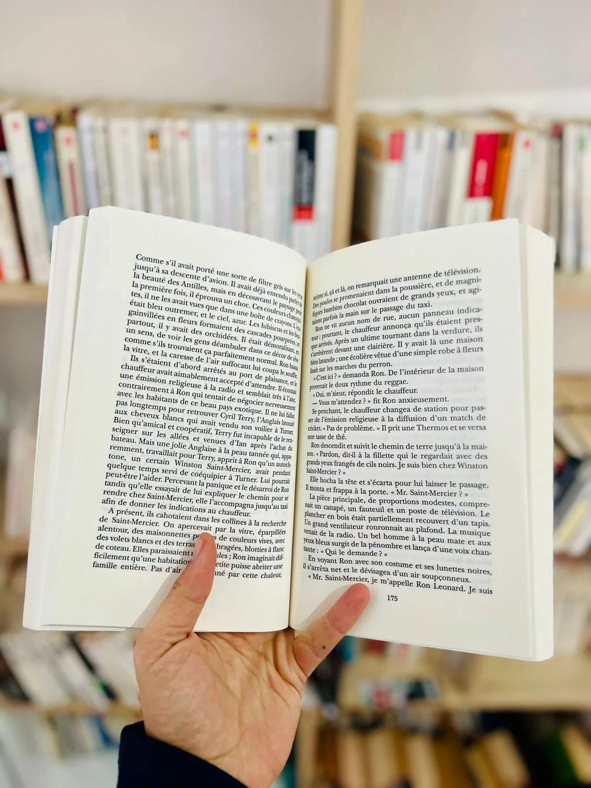 Une femme sous surveillance