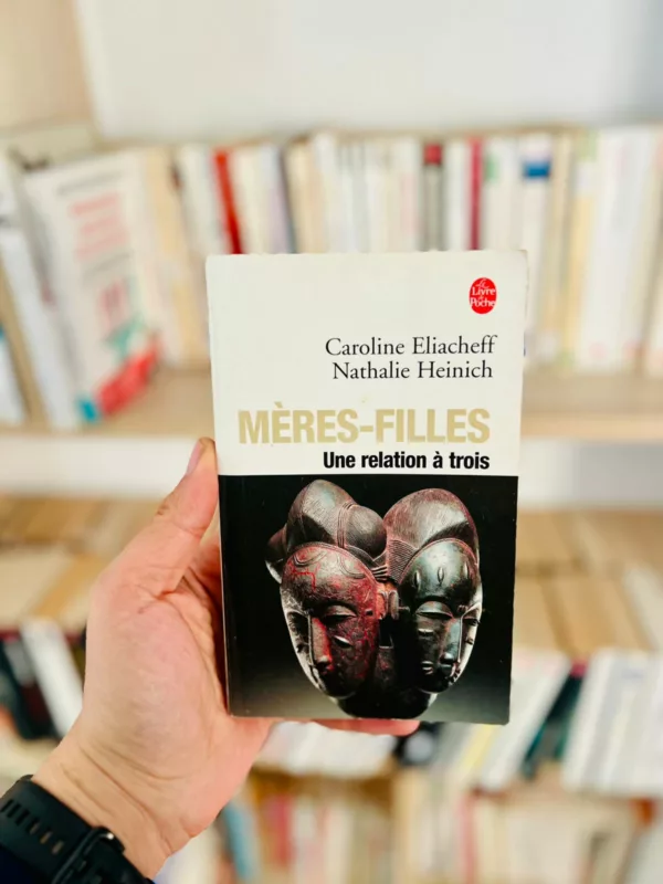 Mères-filles, une relation à trois