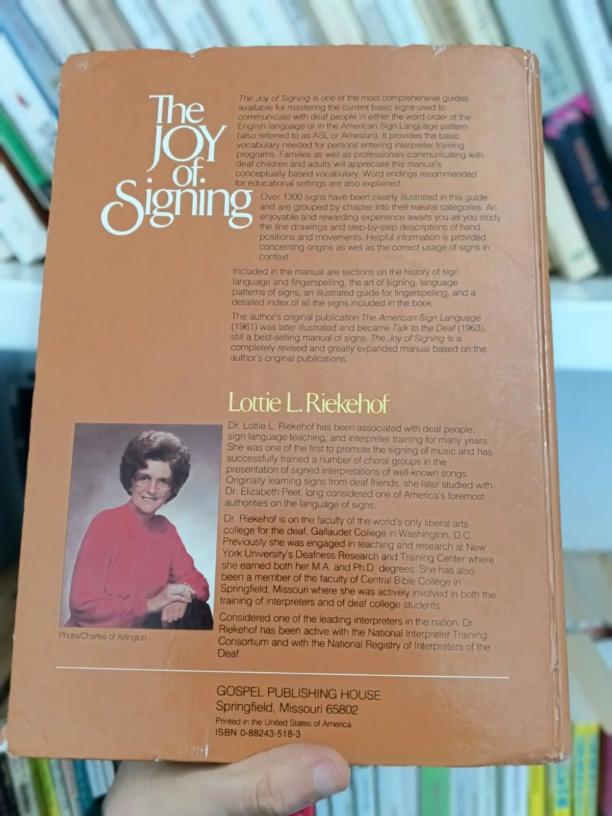 The Joy of Signing: The new illustrated guide for mastering sign language and the manual alphabet