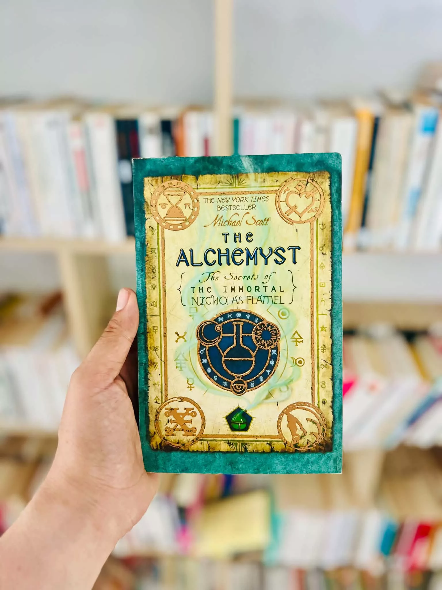 The Alchemyst by Michael Scott