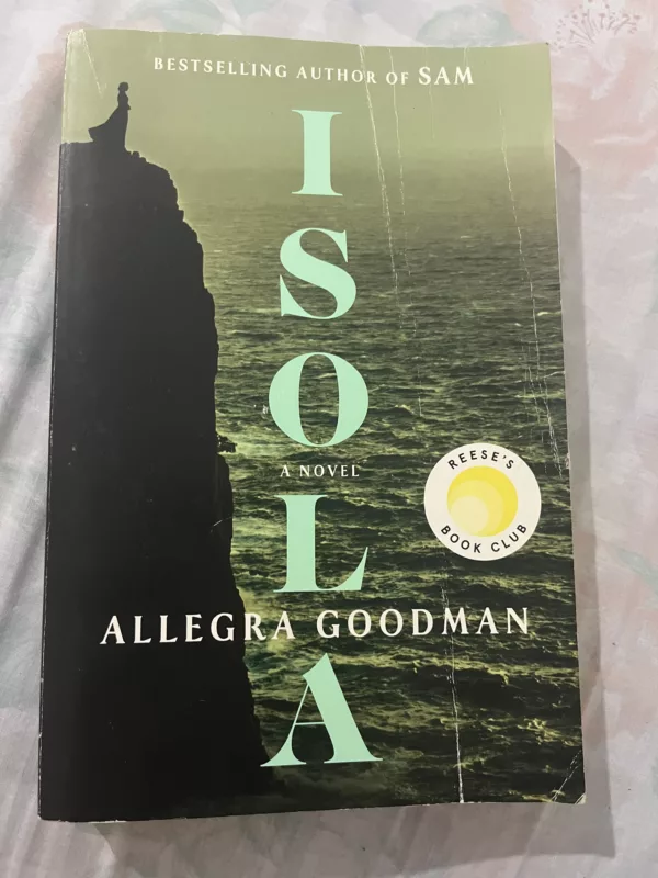 Isola: Reese’s Book Club A Novel