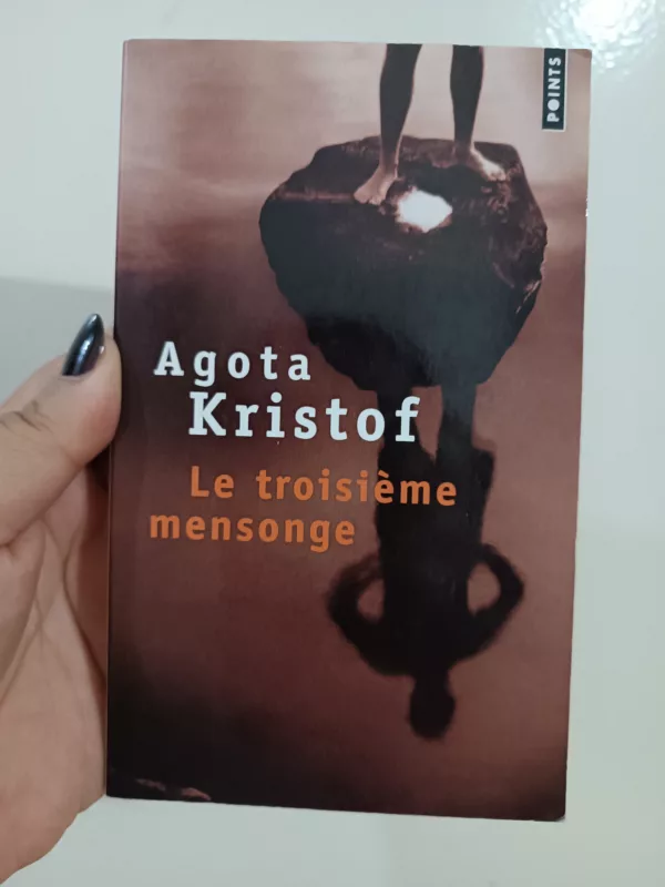 Le troisième mensonge: roman
